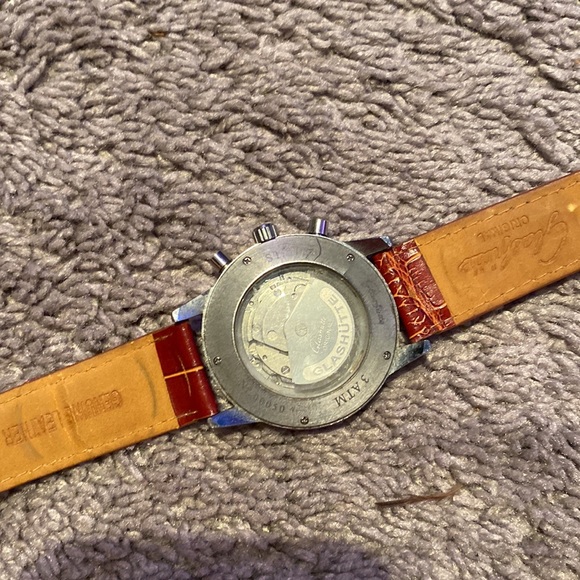 Watch - Picture 3 of 3